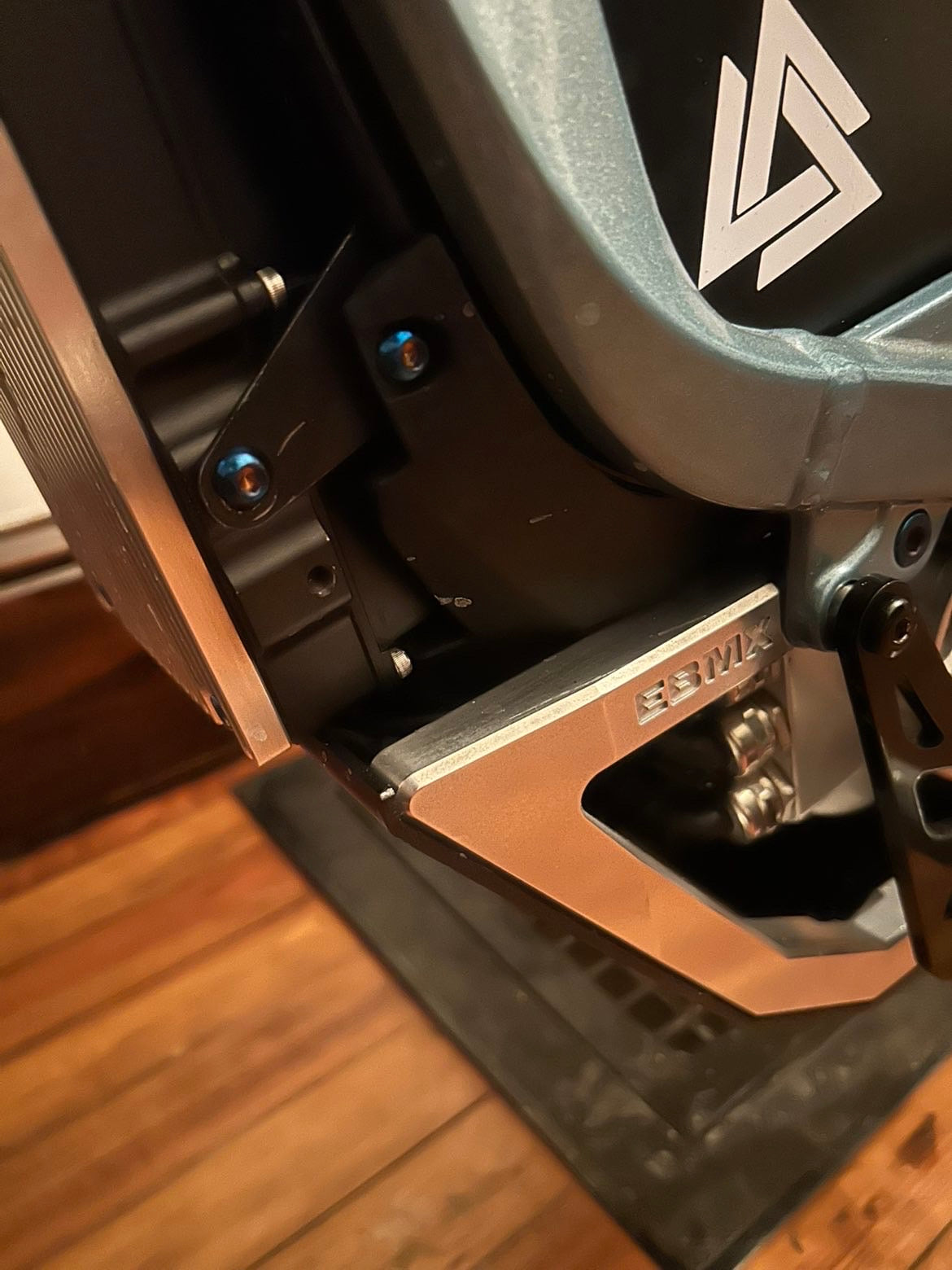 controller mount titanium bolts (set of 2)