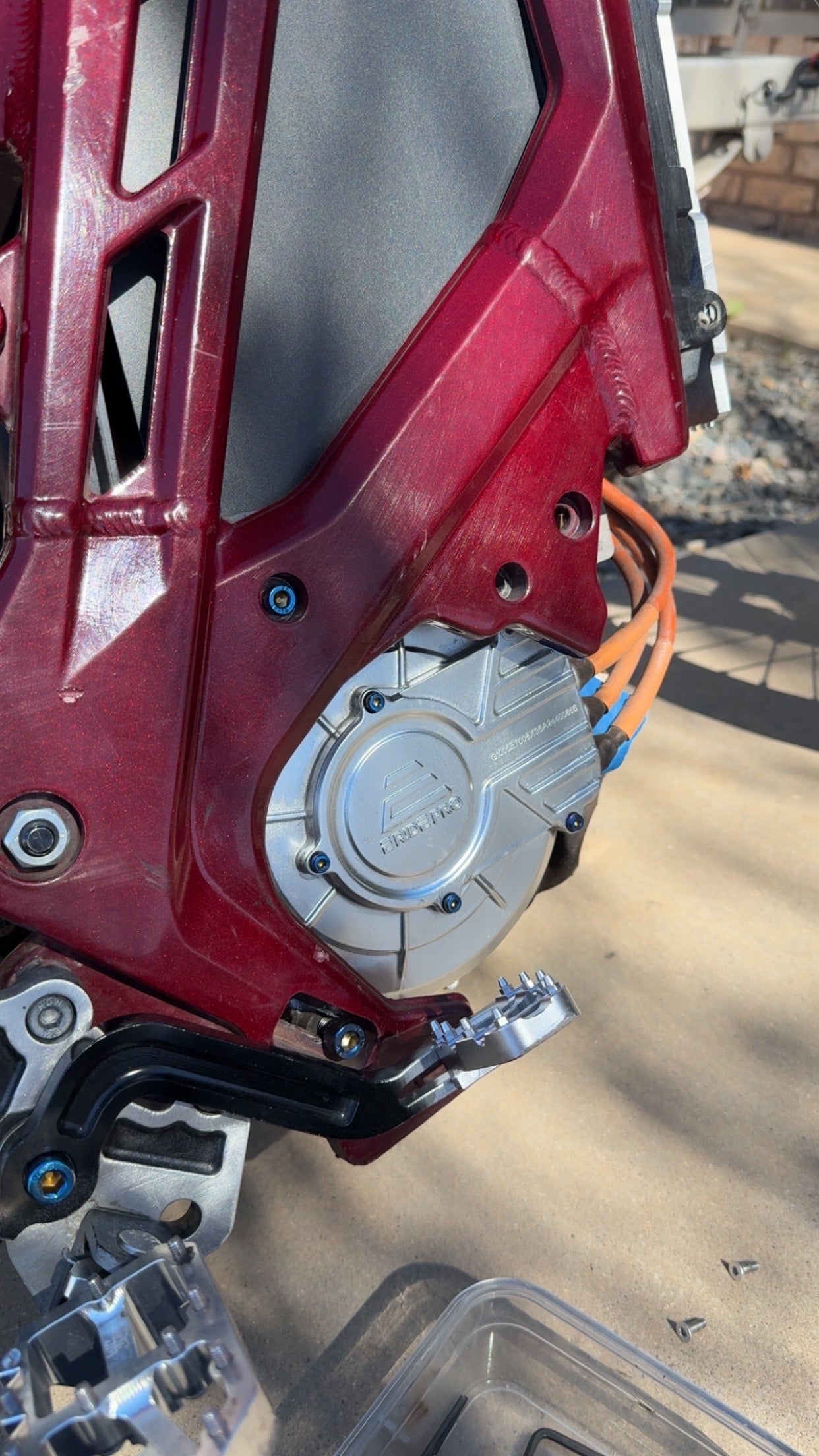 side motor bolts(set depends on bike)