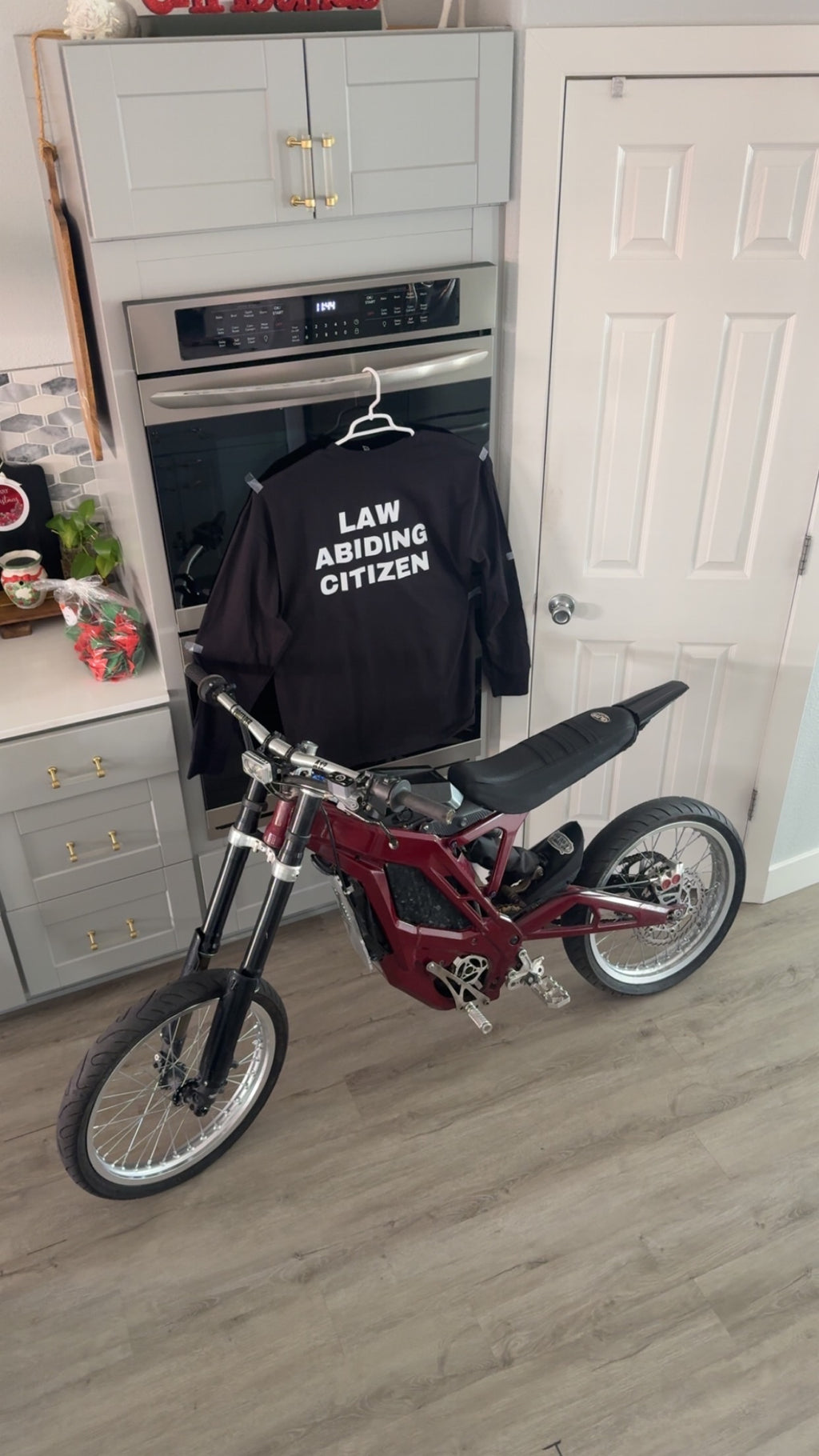 LAW ABIDING CITIZEN long sleeve