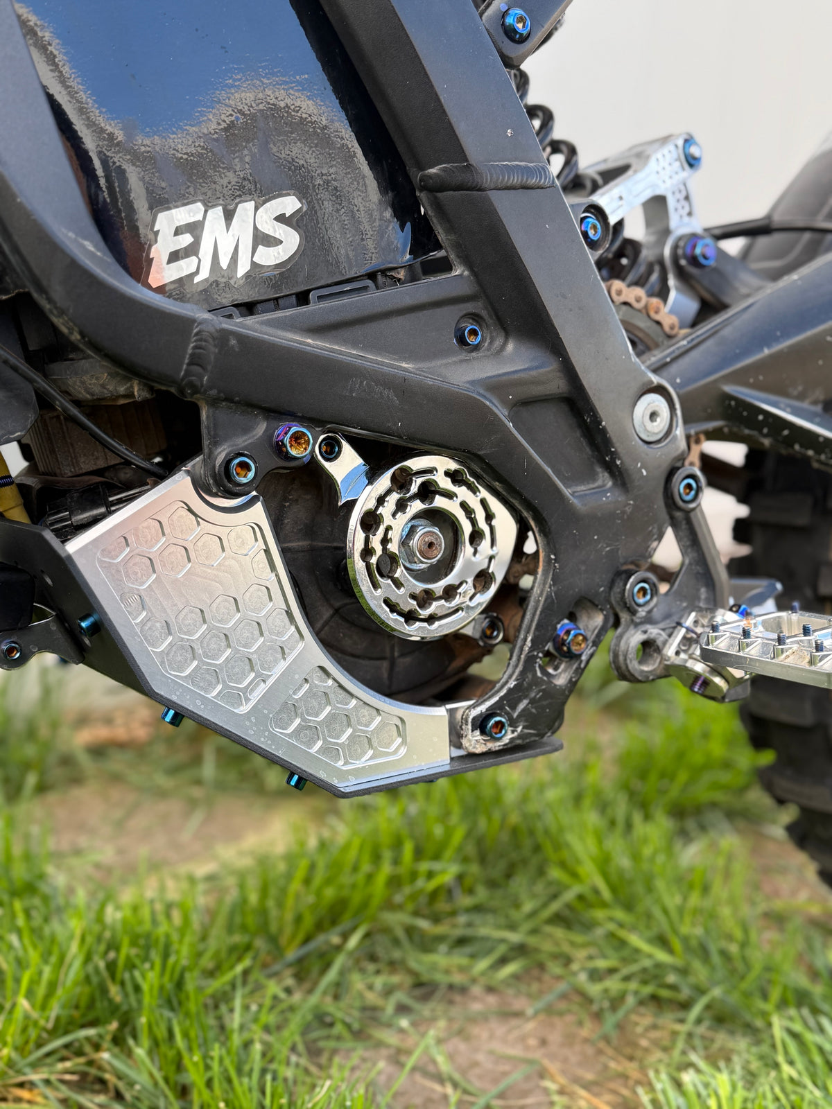 bashguard titanium bolts